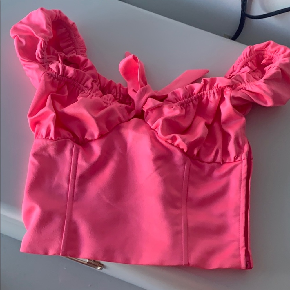 I am gia naomi top in pink